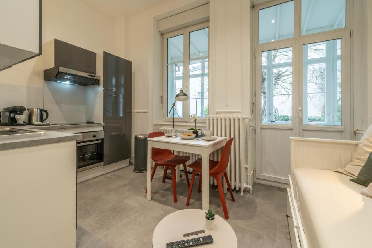 Le Schuman - Suites En Hyper Centre - Gare - Fibre - Rbnb - Mulhouse Buitenkant foto